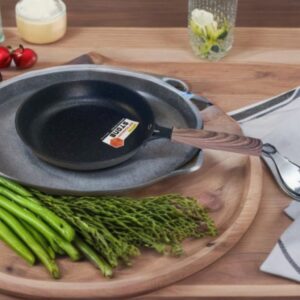 Sarten de Lata con Mango de Baquelita simil Madera 26 cm